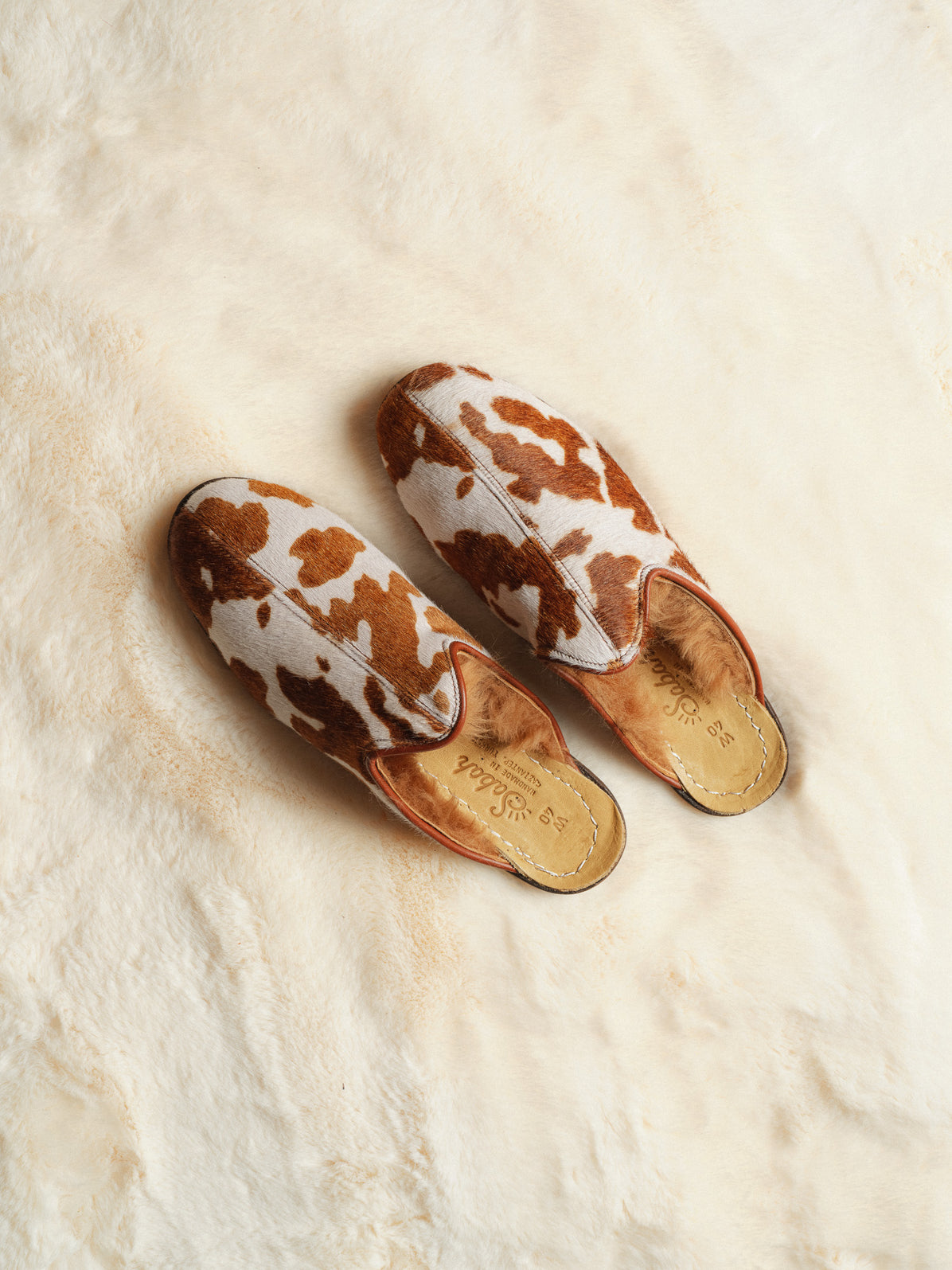 Brown Cow Shearling Baba (Womens)