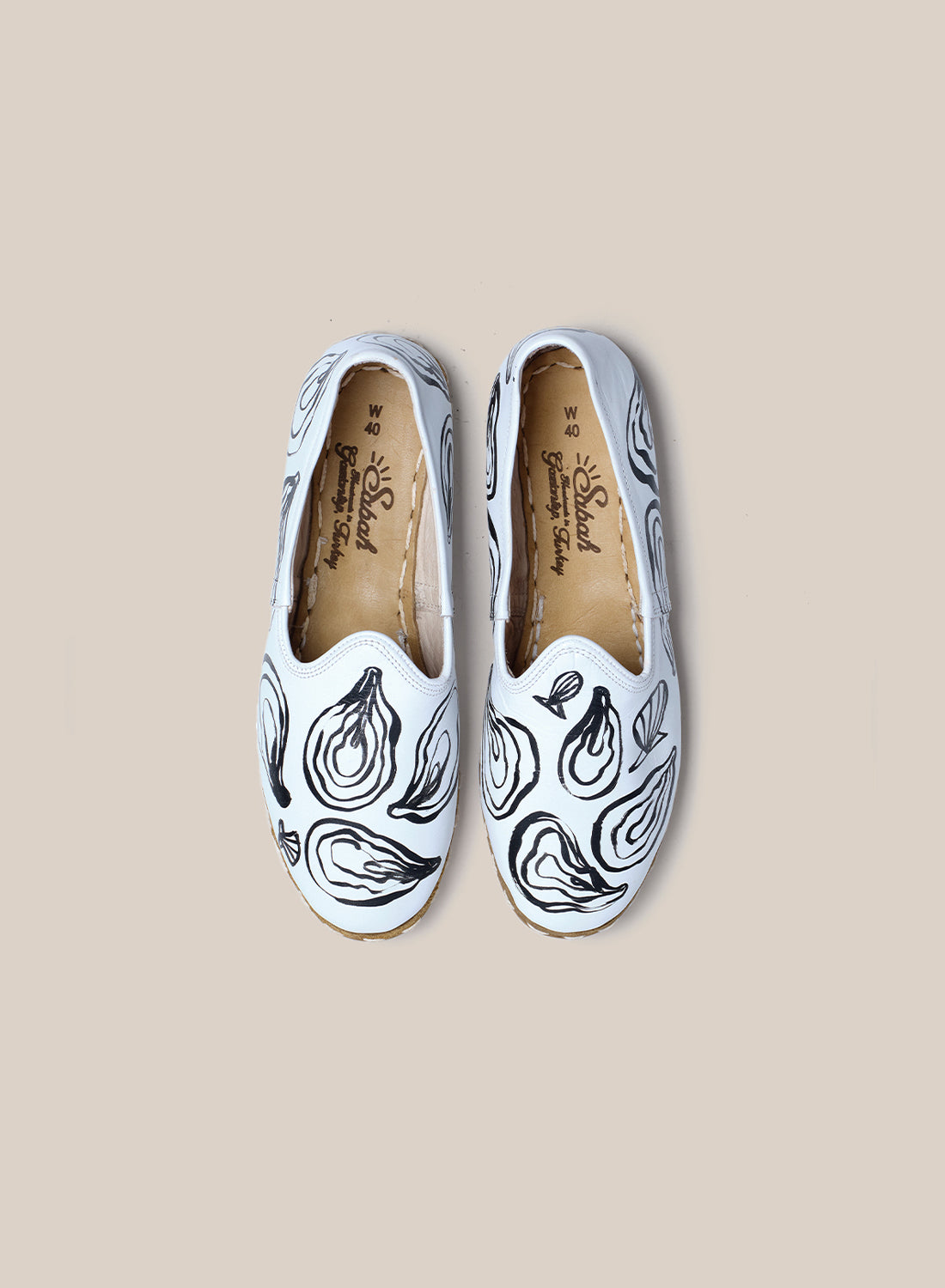 Womens 40 - White Oyster